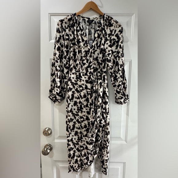 RAILS TYRA DRESS IN BLURRED
CHEETAH Women’s Size S Black White NWT $268 - Picture 6 of 14